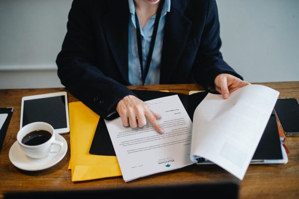 Contracts lawyers in Abu Dhabi